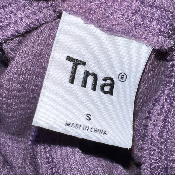 Aritizia TNA Purple Thermal Waffle knit Hoodie Sweatshirt Sweater Size Small - Picture 5 of 7